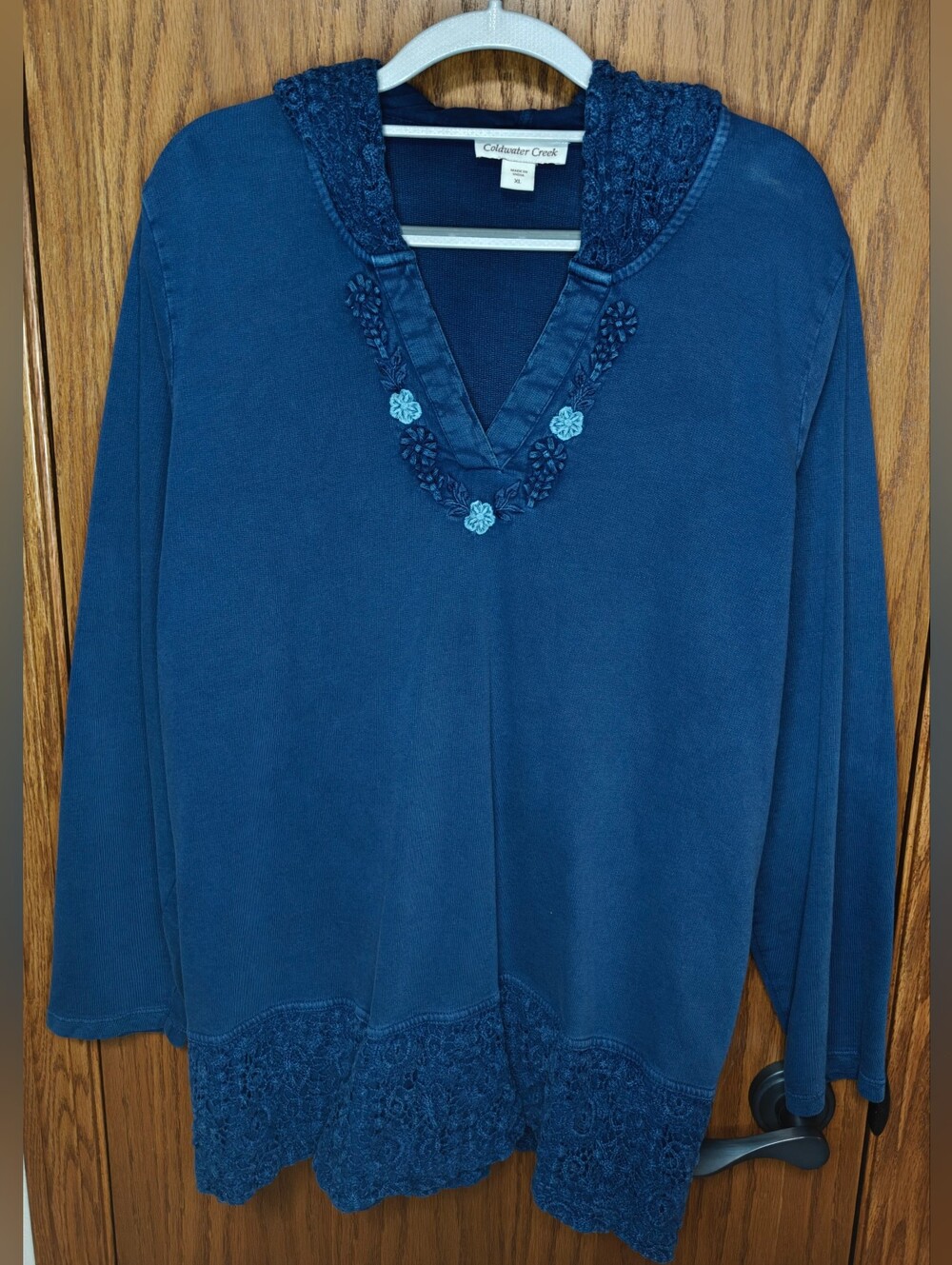 Women's Coldwater Creek Blue Embroidered V-Neck Hoodie Top, Size XL